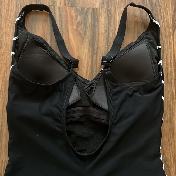 NWOT Gottex Embrace Surplice One Piece - Picture 9 of 15